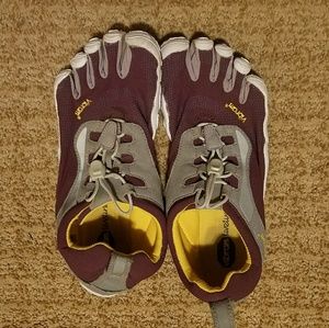 Vibram toe shoes